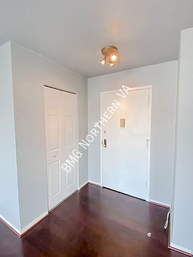 Photo - 5340 Holmes Run Pkwy