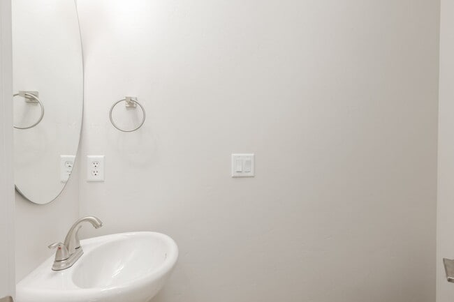 Photo - Modern 3 Bedroom Townhome