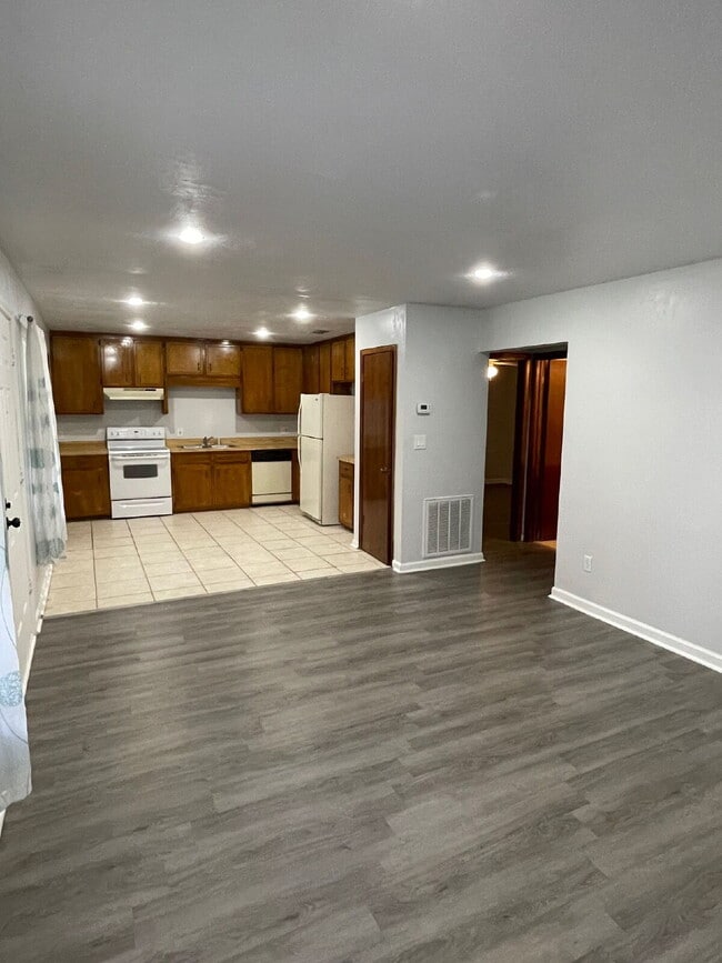 Photo - Beautiful 2 Bedroom 1 Bathroom in NW Tallahassee!