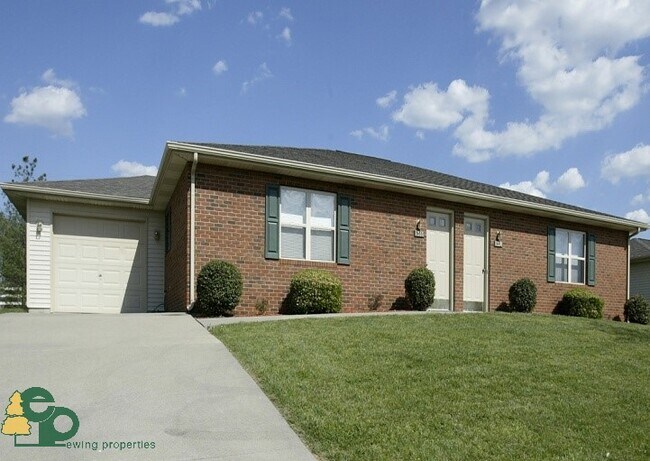 174 cottonwood loop townhome for rent in madisonville ky forrent com