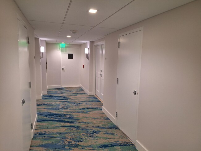 Building Photo - 3400 N Ocean Dr Unit Ph2