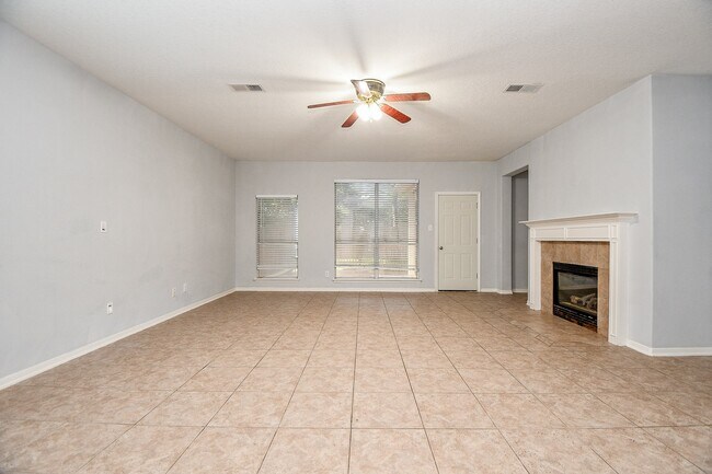 Photo - 3019 Red Oak Leaf Trail