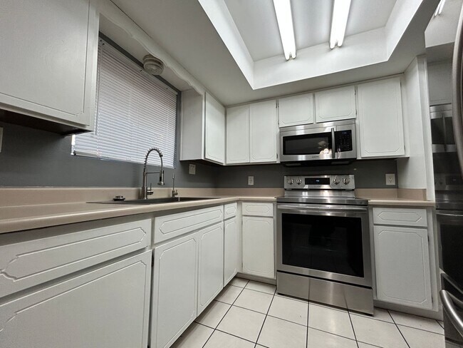 Photo - 1101 N April Cir Unit #B