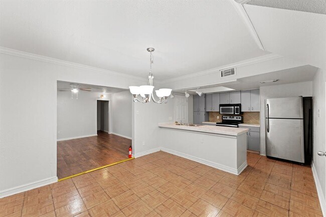 Photo - 5715 Easthampton Dr Unit A
