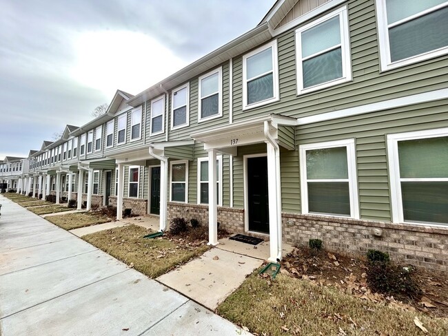 Photo - 137 Villa Ln