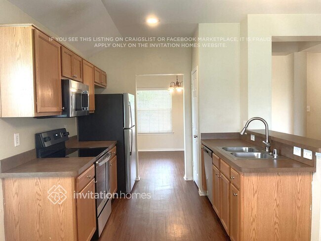 Photo - 950 Heather St