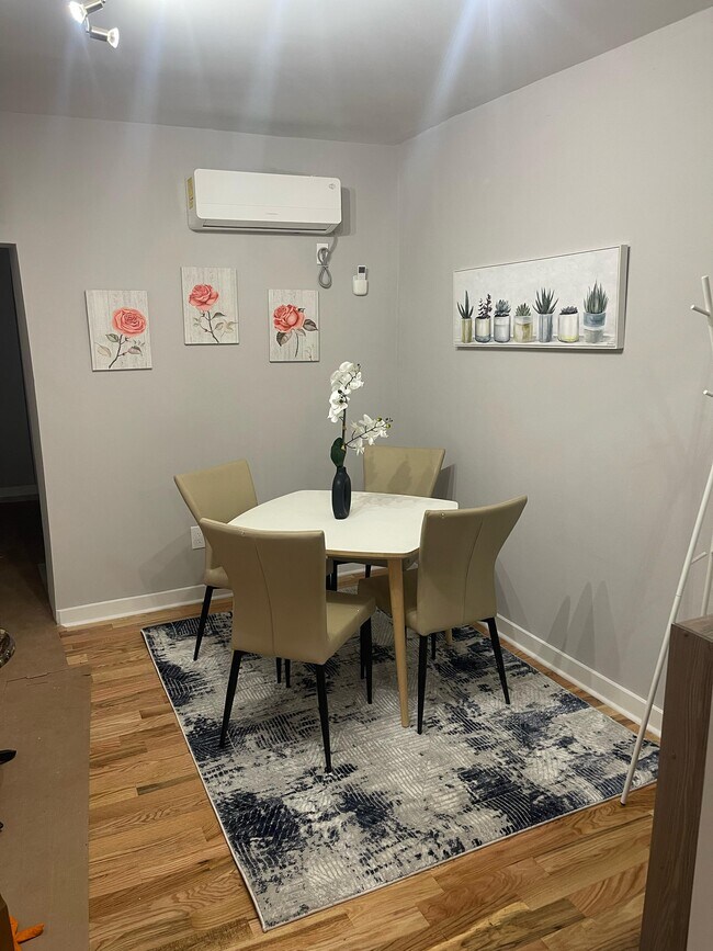 Photo - 1635 Lecount St