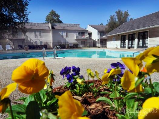 Rosewood Gardens - Rosewood Gardens Apartments