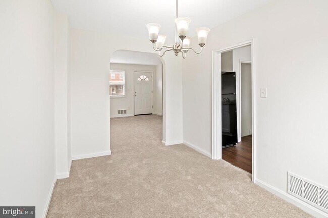 Photo - 7827 Eastdale Rd