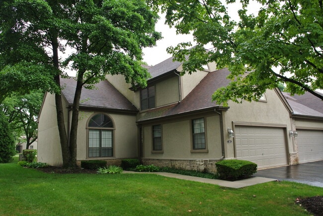 Photo - 129 Barton Cir Townhome