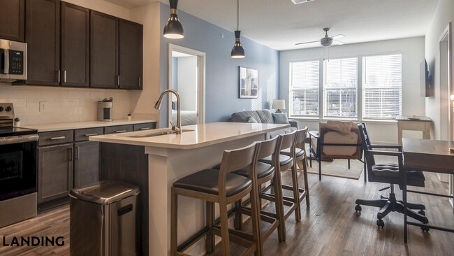 Photo - 4670 Merchants Park Cir Unidad 01-409