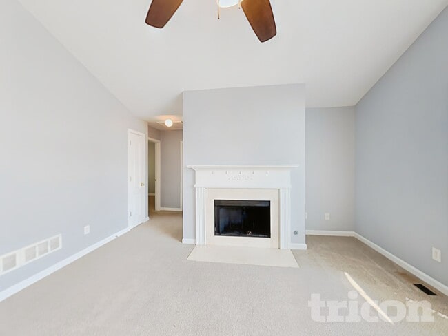 Photo - 6355 Queensdale Dr