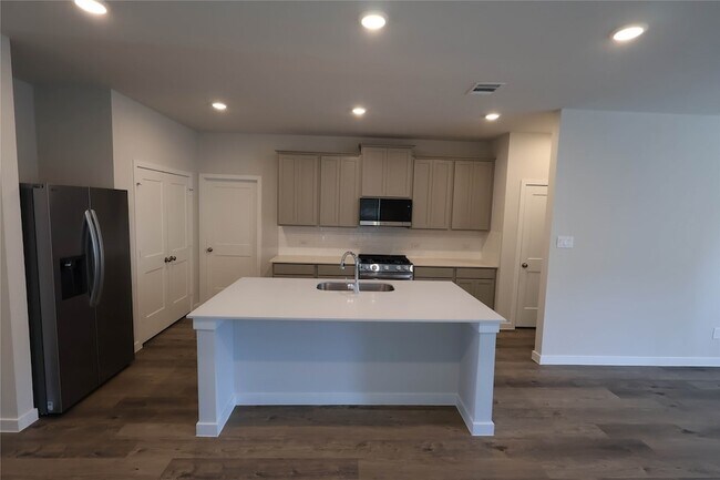Photo - 7855 Bergamot Cir