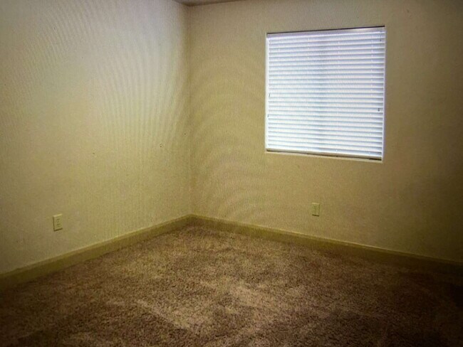 Photo - "Charming 3-Bed Townhouse in Cedar City with 2.5 Baths – Your Spacious 1,384 Sq Ft Retreat Awaits!" Unit #14A