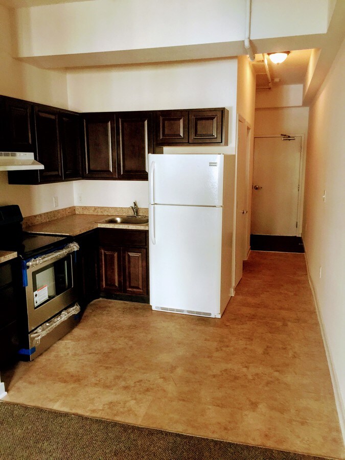Kitchen and hallway - 603 N Market St Unit 302
