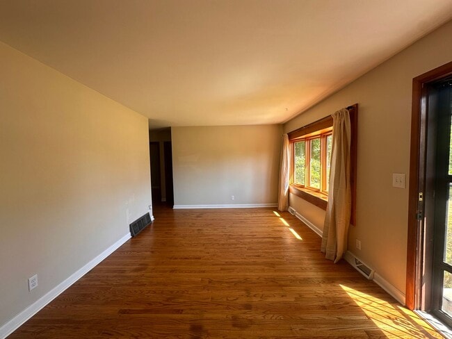 4806 Imperial Terrace