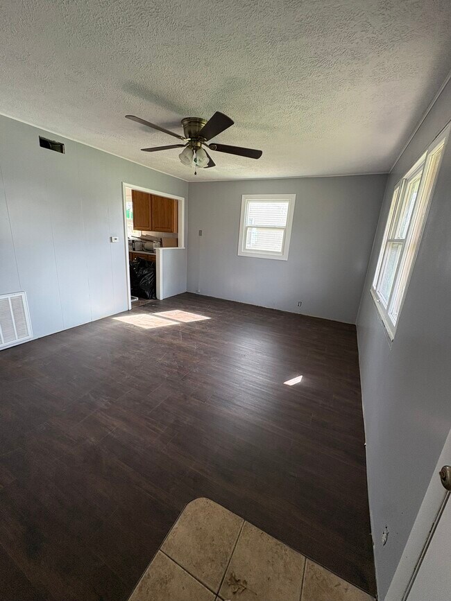 Photo - 313 E North St