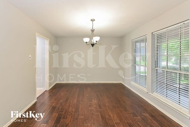 Photo - 18402 Wolf Creek Tr