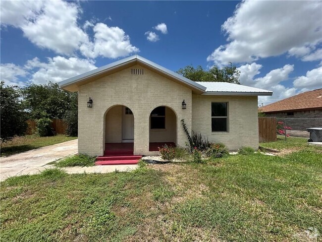 Building Photo - 213 W Fay St Rental