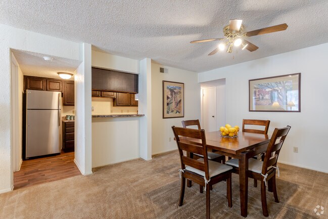 3HAB, 2BA - 1343 ft² - ÁREA DE COMEDOR - Valley Estates