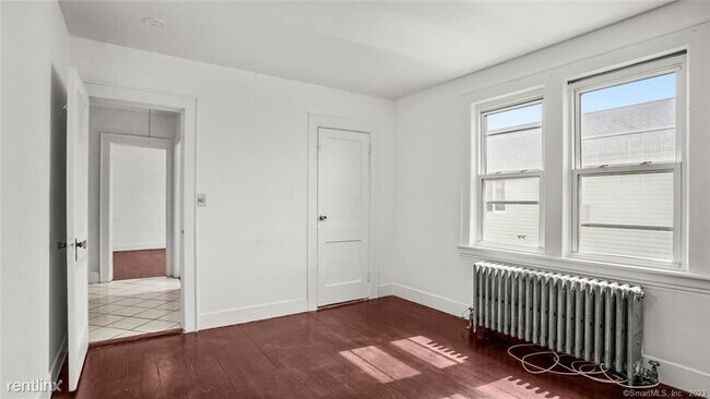 Photo - 4 br, 2 bath Condo - 18 Beal St Apt 2 Unit Apt 2