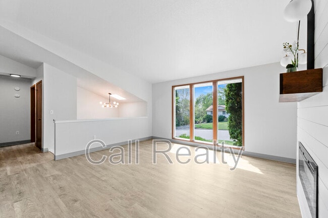 Photo - 1306 N Van Marter Rd