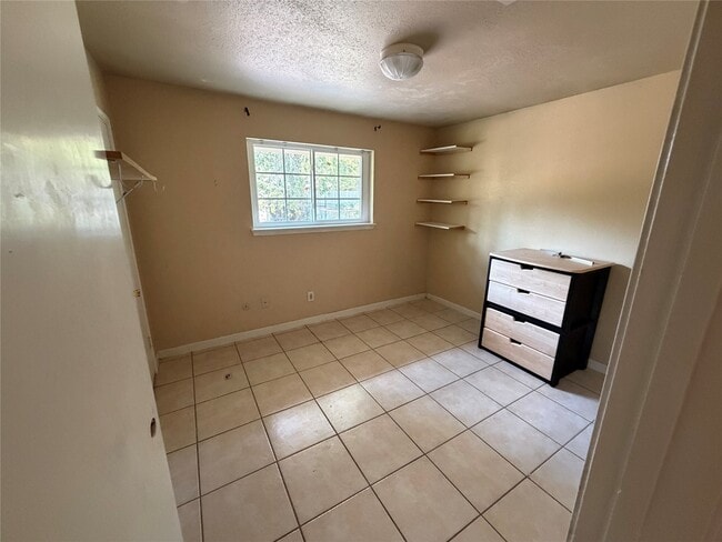 Building Photo - 10215 Hannon Dr