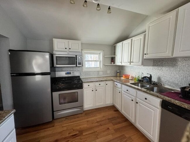Photo - 149 McGill Ave NW