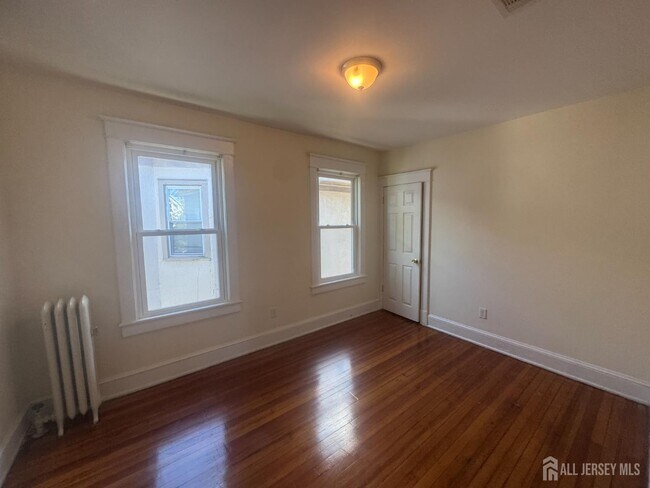 Photo - 261 Powers St