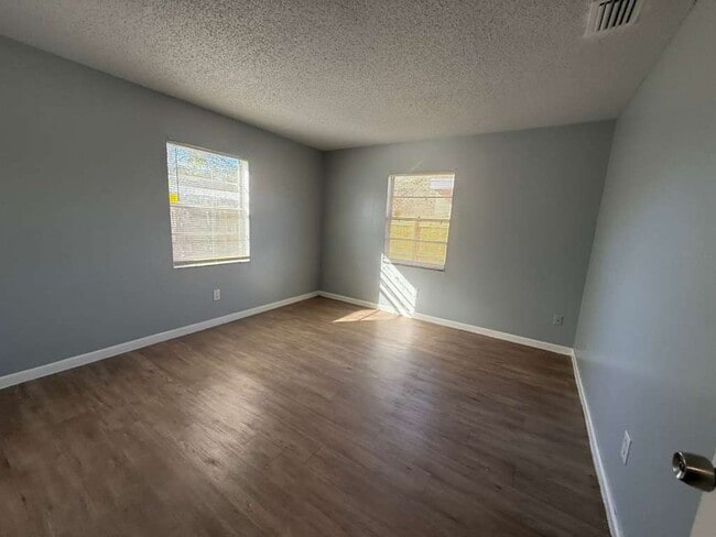 Photo - 2/1 Duplex in Sulphur Springs Unit B