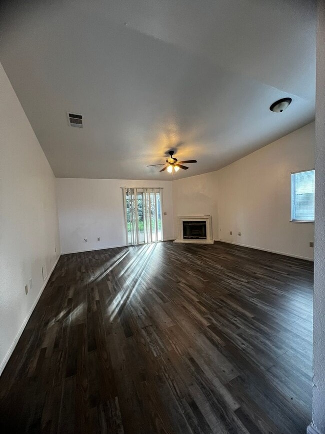 Photo - 1720 N Woodland St