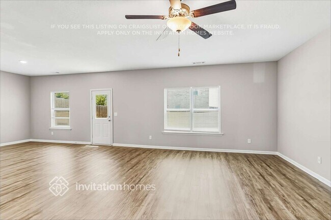 Photo - 439 Vermeer Ct