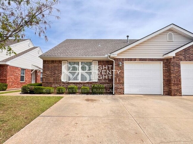 Photo - ADORABLE East Norman 3 Bed/2 Bath Duplex Available NOW in Eastridge!