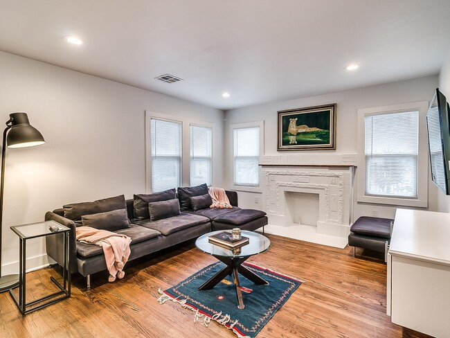Building Photo - Heart of Plaza - District Unit #1 Rental