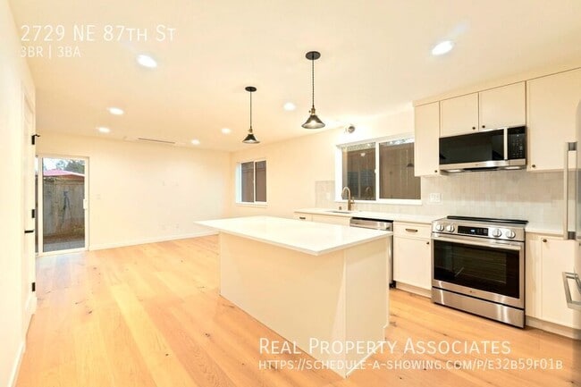 Photo - 2729 NE 87th St