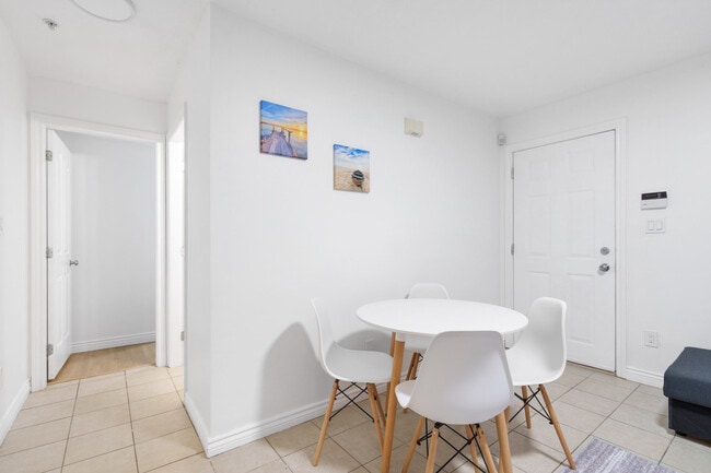 Photo - 6843 Fraser St Unit ID1281565P