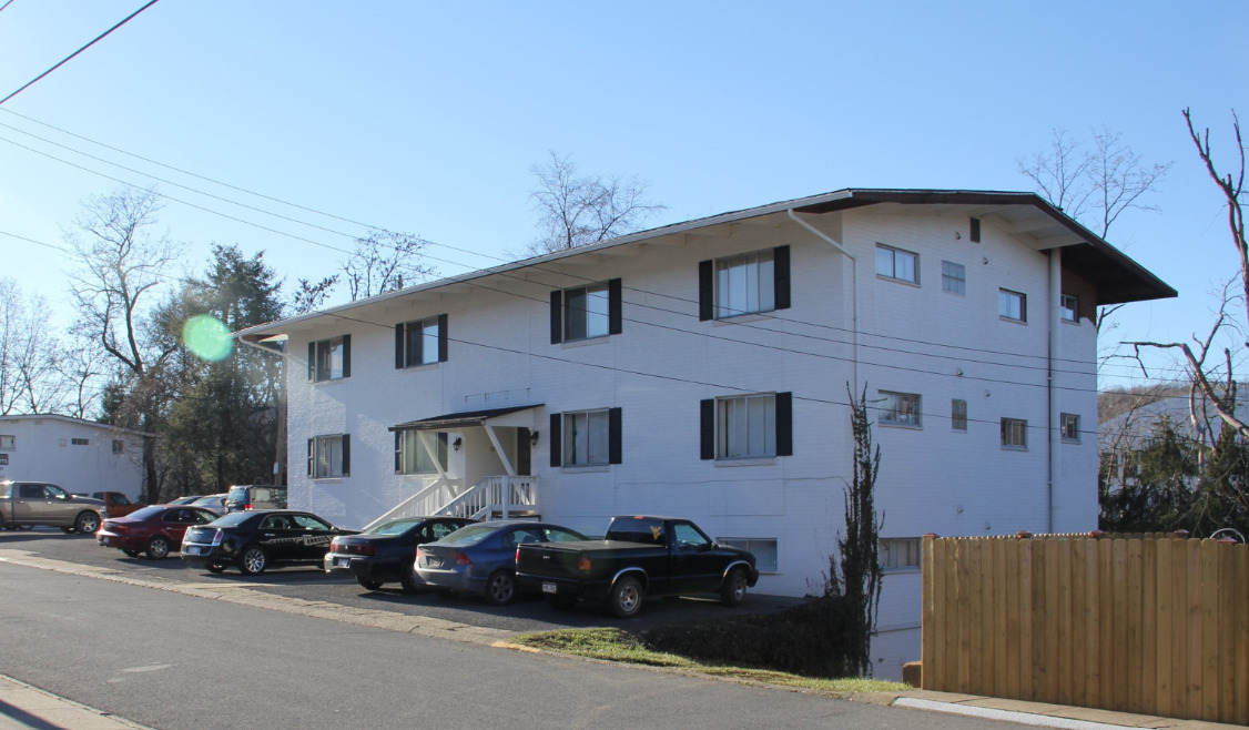 Pine Ridge Apartments - Pine Ridge Apartments