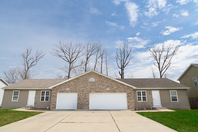 Building Photo - 693 Dearborn Rd Unit F