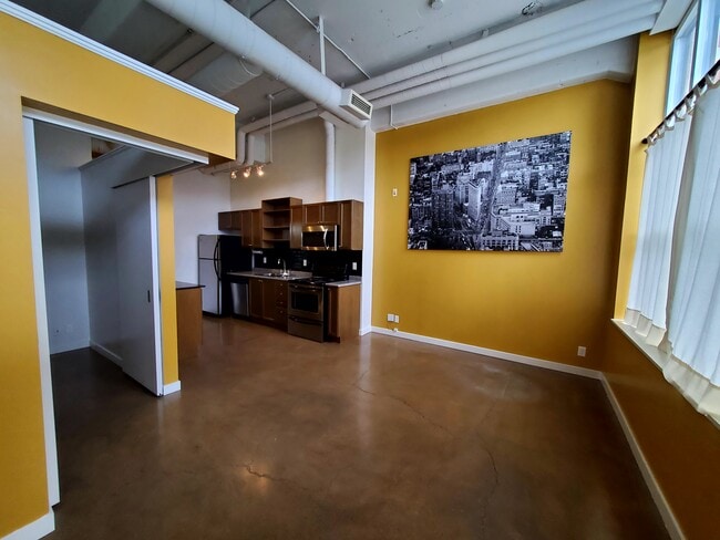 Photo - 404 King St E Unit 228