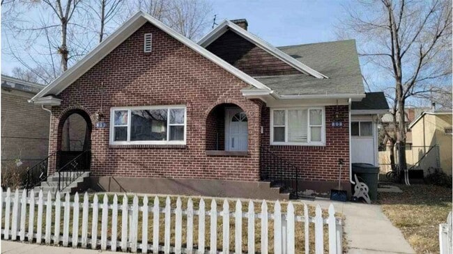 Building Photo - 812 Blair St