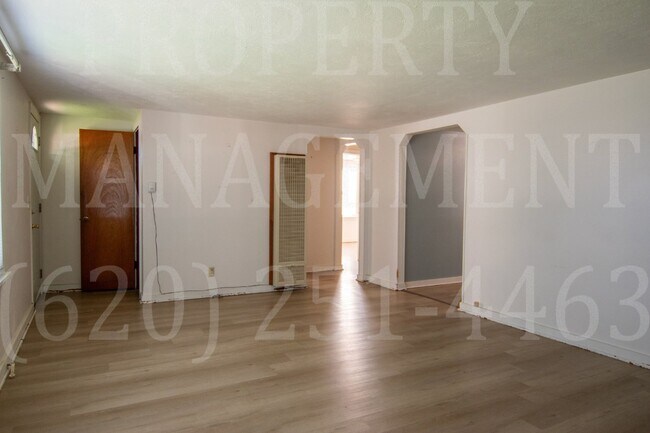 Photo - 2-Bedroom 1 Bath rental in Coffeyville