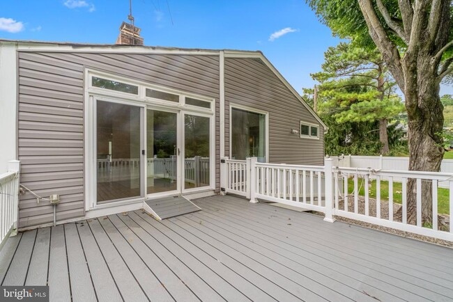 Photo - 102 Greenmeadow Dr