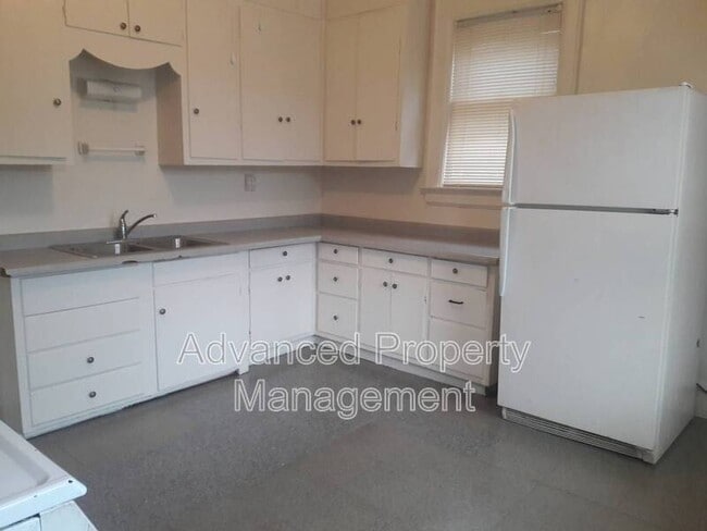 Photo - 3225-27 W McKinley Blvd