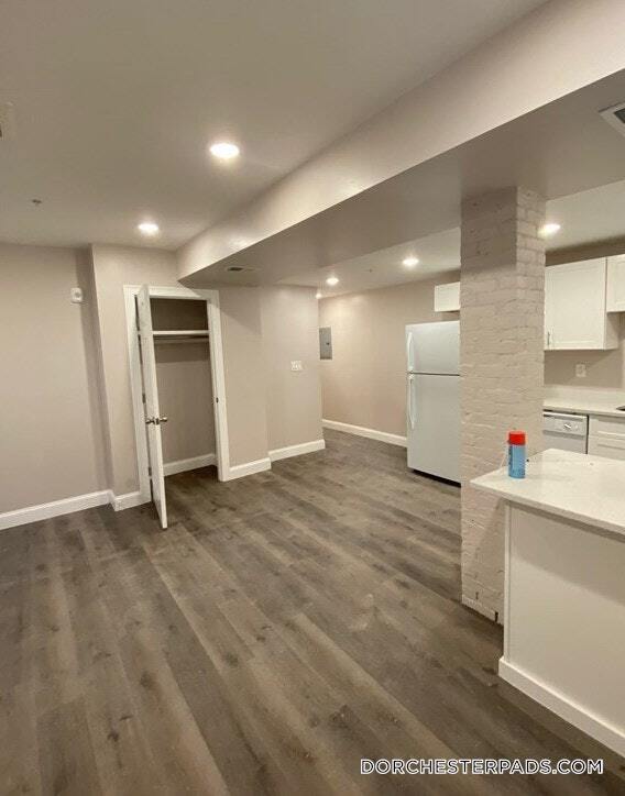 Photo - 32 Hartwell St Unidad B