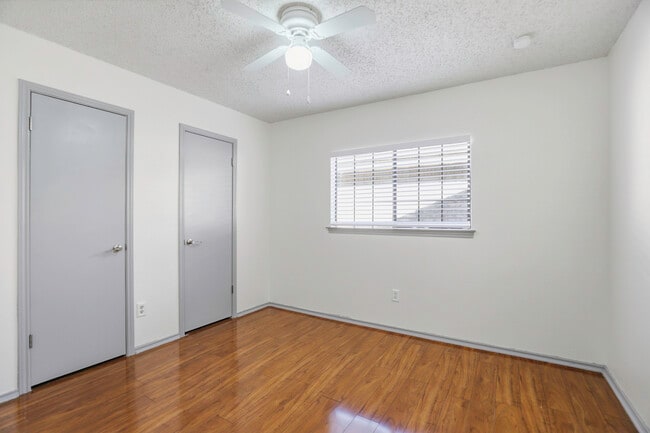 Photo - 6315 Forest Village