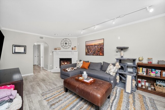 16743 Paxton Ave Unit 3N