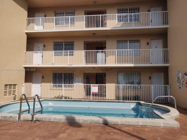 Photo - 2300 SW 3rd Ave Unit 9