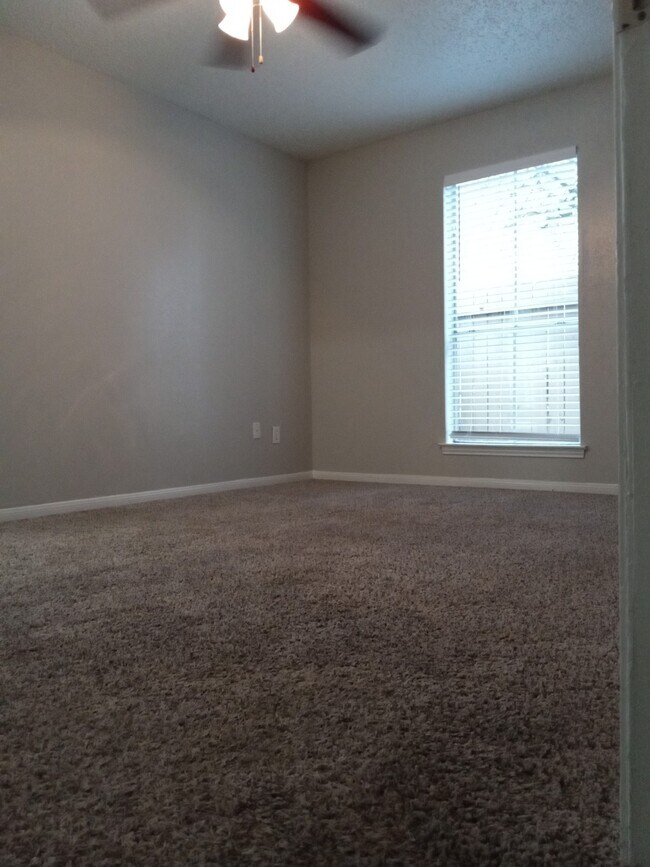 Photo - Langham Creek Apartments