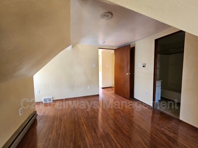 Photo - 546 Greenfield Ave