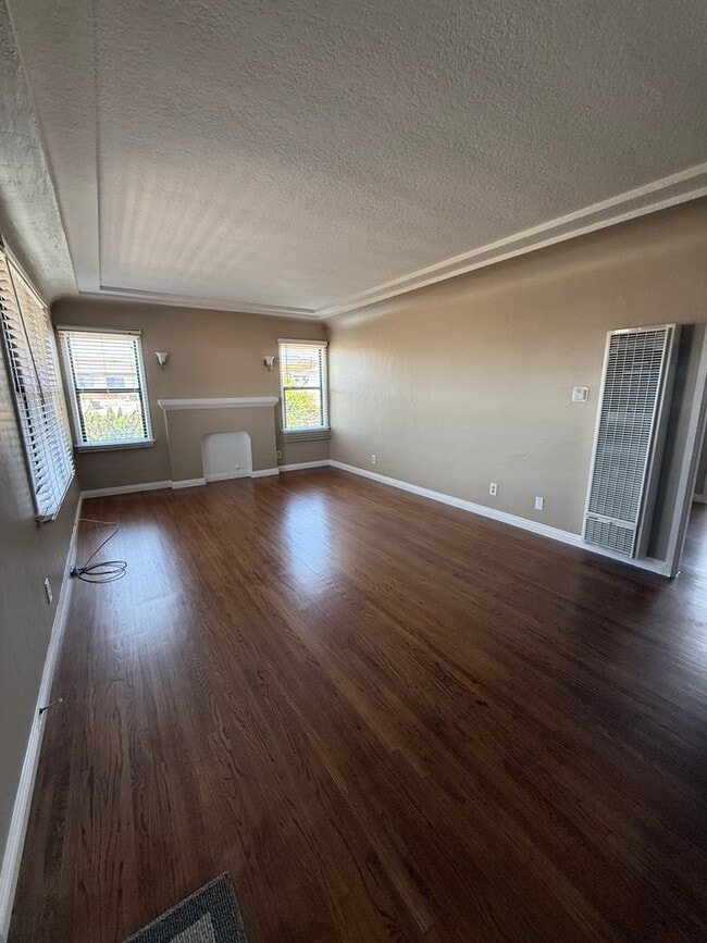 Living Room - 328 W 17th St Apartments Unit 328 w. 17th